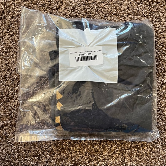 NEW Taylor Swift Reputation Tee - Picture 5 of 7